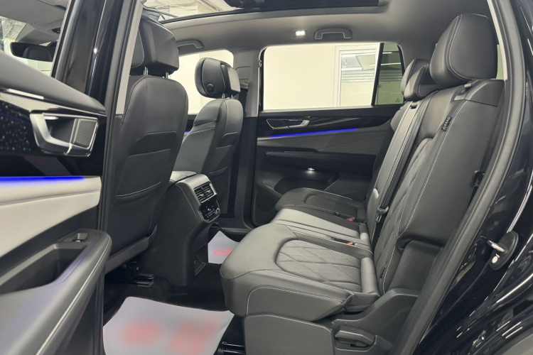 大众 途昂 2025款 380TSI 四驱出众版中控内饰7004