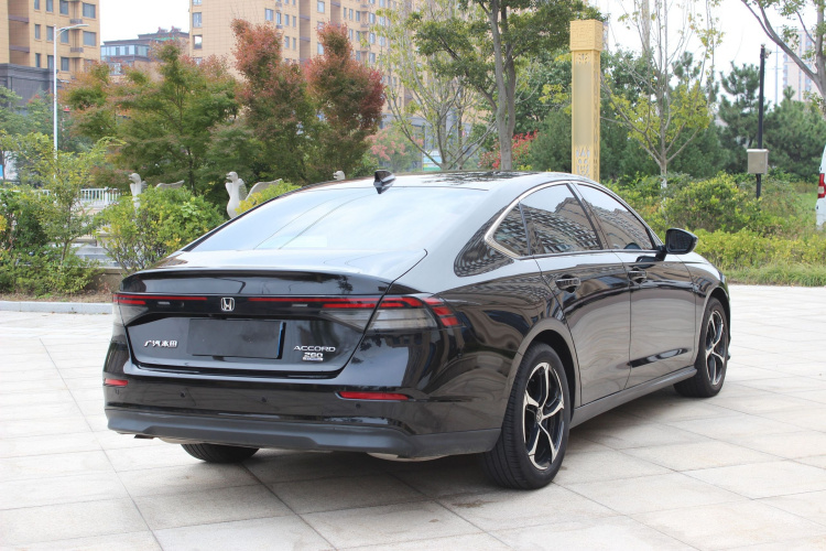 本田 雅阁 2023款 260TURBO 智享版车身外观7