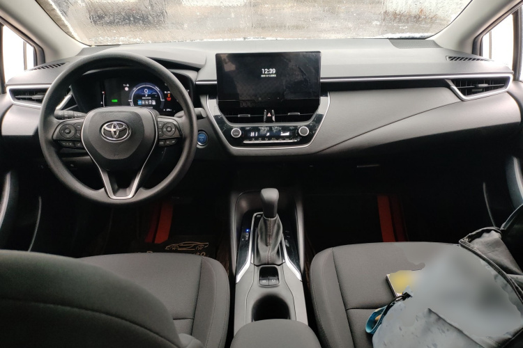 丰田 雷凌 2023款 智能电混双擎 1.8L 领先版中控内饰7002