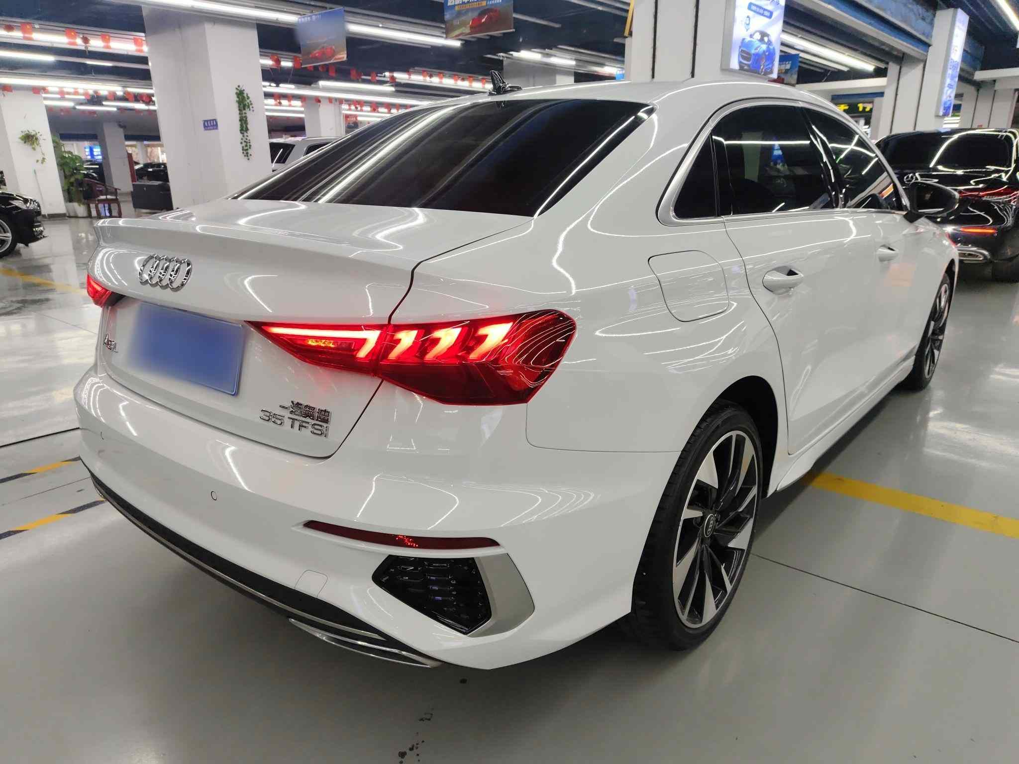 奥迪A3 2024款 A3L Limousine 35 TFSI 时尚运动型(5)
