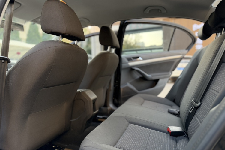 大众 朗逸 2015款 1.6L 手动风尚版中控内饰7003