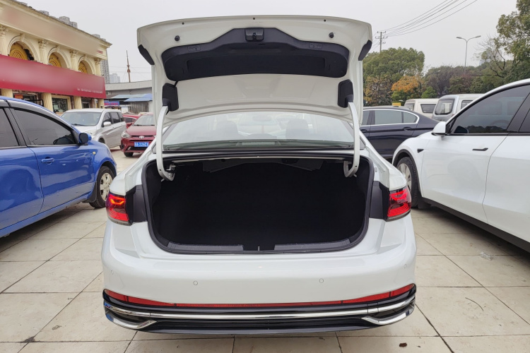 大众 速腾 2023款 200TSI DSG超越版机舱底盘23