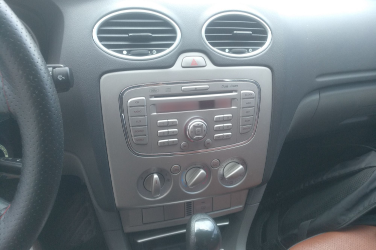 福特 福克斯 2013款 两厢经典 1.8L 自动基本型局部细节16