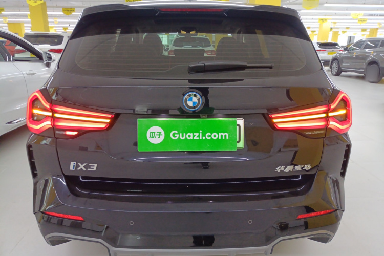 宝马iX3 2024款 领先型车身外观6