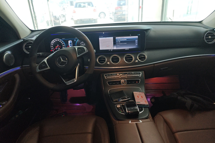 奔驰E级 2018款 改款 E 300 L 运动豪华型中控内饰12