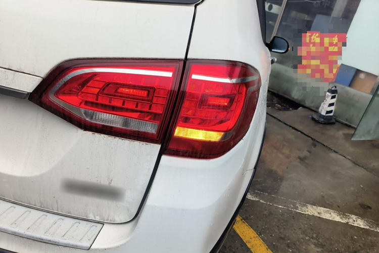 哈弗H6 2017款 红标 运动版 1.5T 手动两驱精英型车身外观9