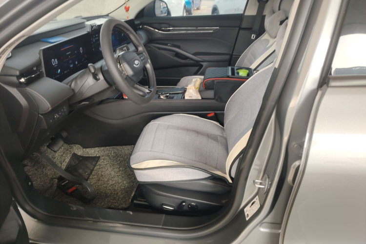 福特 蒙迪欧 2023款 EcoBoost 180 豪华型中控内饰19