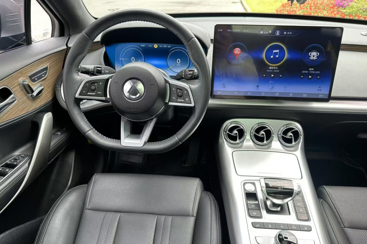 腾势X 2020款 PHEV经典版中控内饰7004