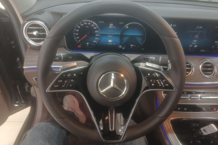 奔驰E级新能源 2022款 改款 E 350 e L 插电式混合动力轿车局部细节13