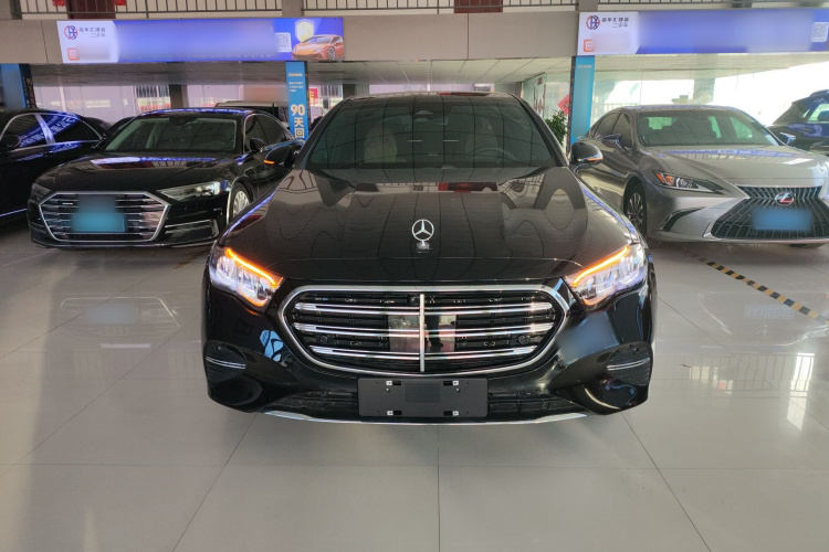 奔驰E级 2025款 改款 E 260 L车身外观2