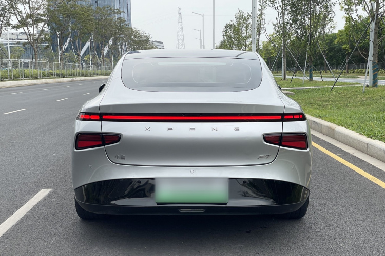 小鹏P7 2023款 P7i 702 Pro车身外观6004