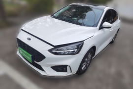 福特 福克斯 2021款 两厢 EcoBoost 180 自动锋潮型