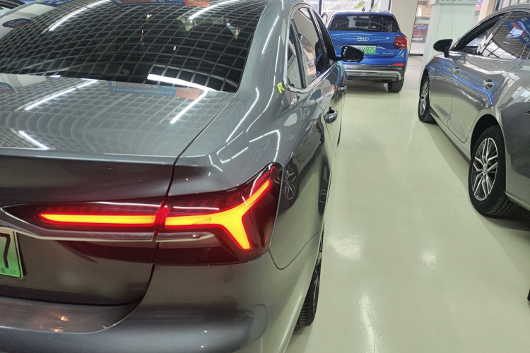 荣威i6 MAX新能源 2022款 EV 500天幕旗舰版车身外观9