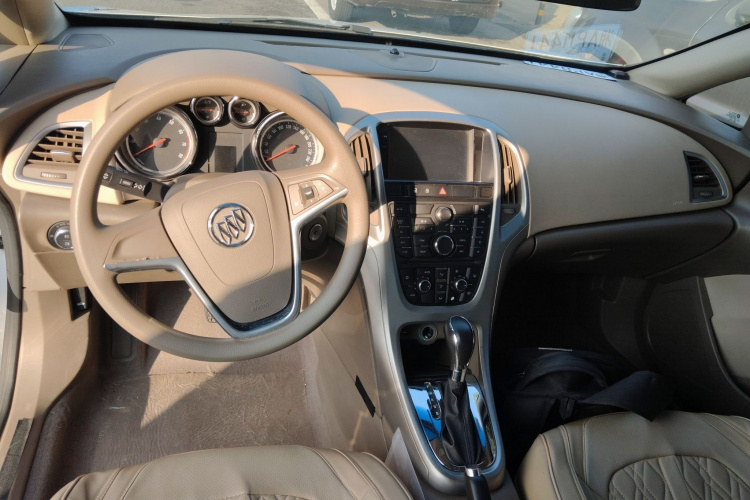 别克 英朗 2013款 GT 1.6L 自动时尚版中控内饰7002