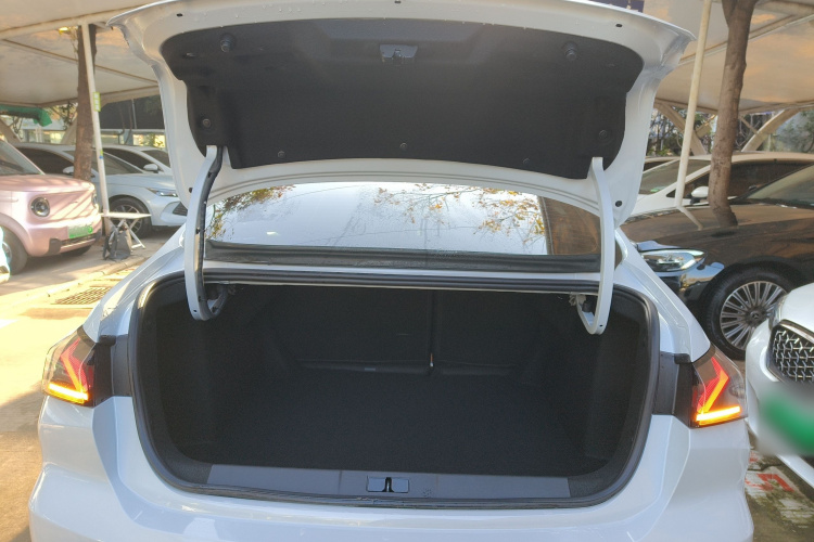 标致408 2024款 360THP 龘龘款 拉图版局部细节23