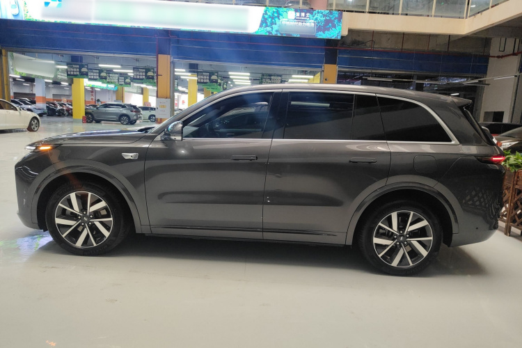 理想汽车 理想L8 2023款 Air车身外观4