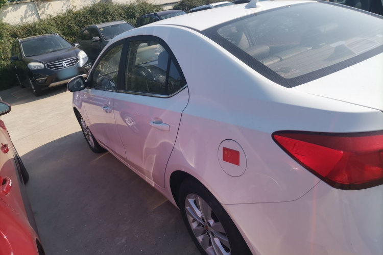 荣威360 2015款 1.5L 自动豪华版车身外观6003