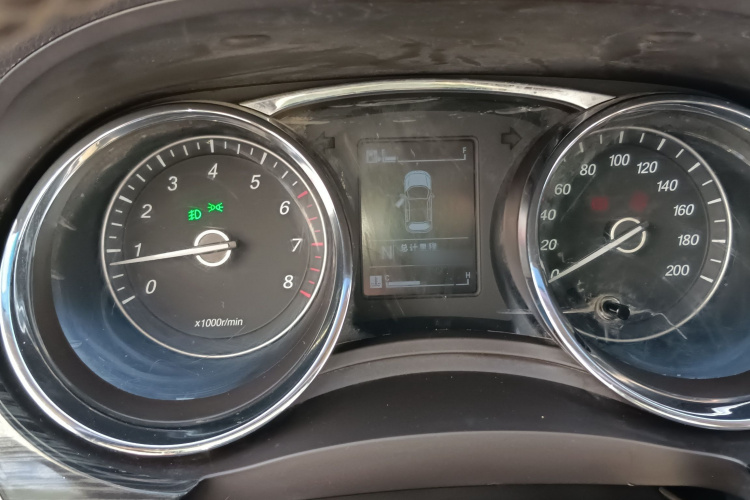 宝骏730 2016款 1.8L iAMT豪华型 7座局部细节14