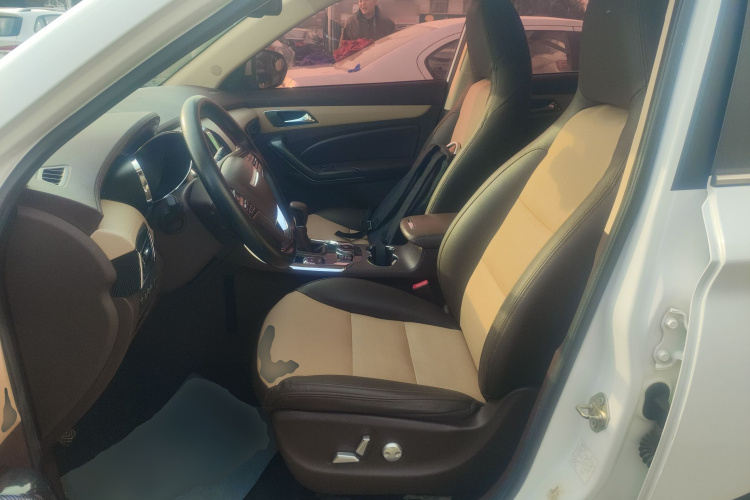 猎豹汽车 猎豹CS9 2018款 1.5T 手动劲酷型中控内饰19