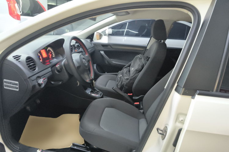 大众 捷达 2015款 1.6L 自动时尚型局部细节19