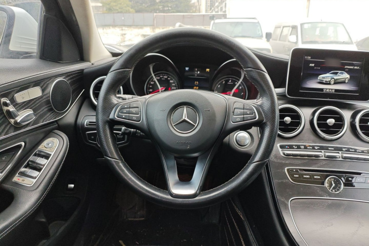 奔驰C级 2018款 C 200 L 运动版局部细节13