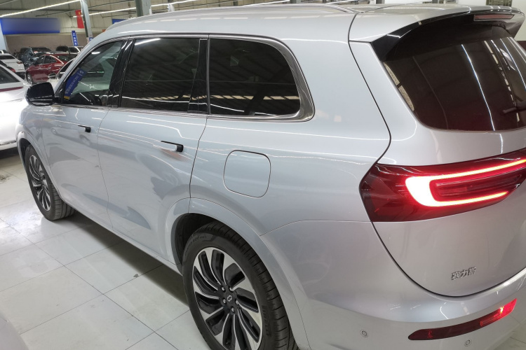 鸿蒙智行 问界M7 2024款 1.5T 后驱Plus版 5座车身外观4