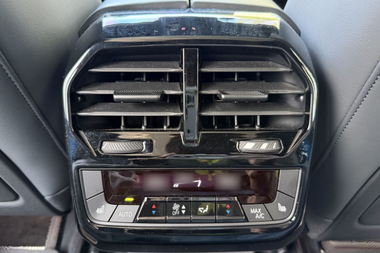 宝马iX 2022款 M60局部细节9005