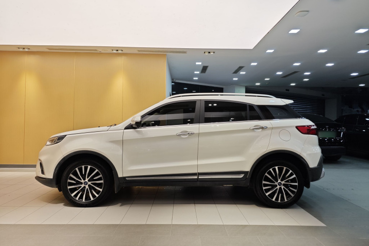 福特 领界 2019款 EcoBoost 145 CVT尊领型PLUS 国VI车身外观6004