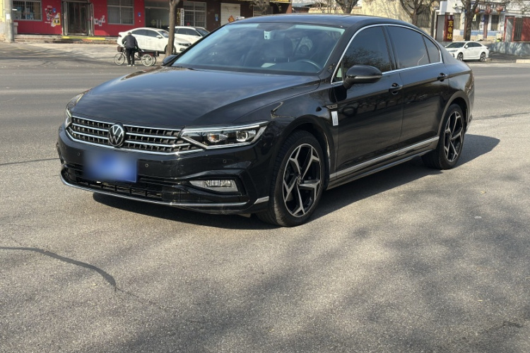 大众 迈腾 2023款 200万辆纪念版 330TSI DSG领先型车身外观1