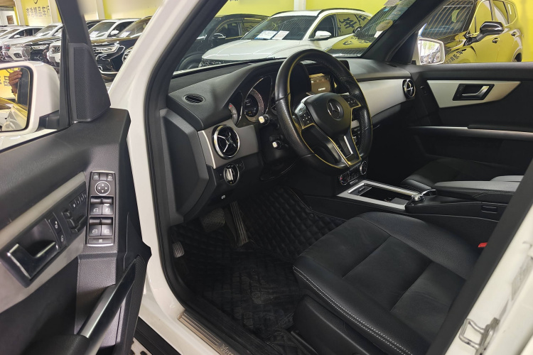 奔驰GLK级 2015款 GLK 260 4MATIC 动感型 极致版中控内饰7006