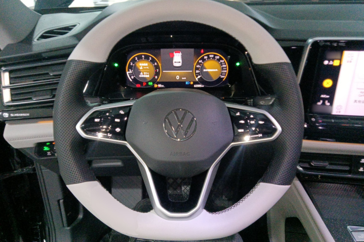 大众 途昂 2021款 330TSI 两驱尊崇豪华版中控内饰13