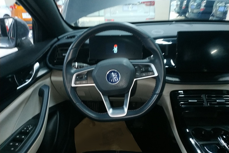 比亚迪 秦PLUS 2023款 冠军版 DM-i 55KM领先型中控内饰13