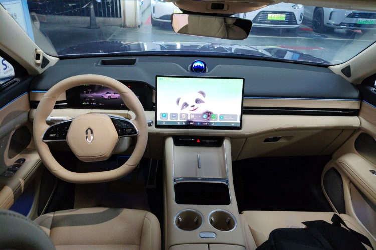 鸿蒙智行 问界M5 2025款 增程 Ultra 后驱版中控内饰7002