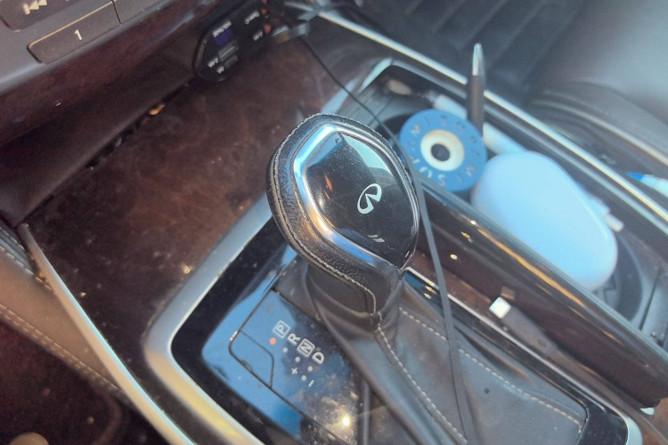 英菲尼迪QX60(进口) 2016款 2.5 S/C Hybrid 两驱卓越版 国V局部细节18