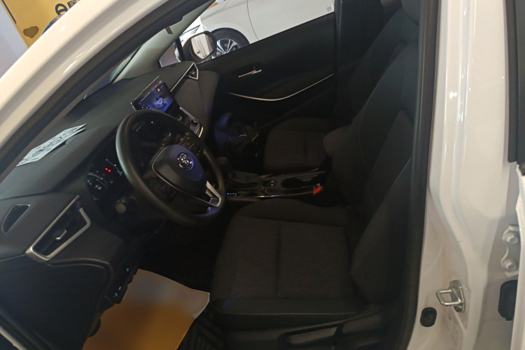 丰田 卡罗拉 2023款 1.8L 智能电混双擎 精英版局部细节19