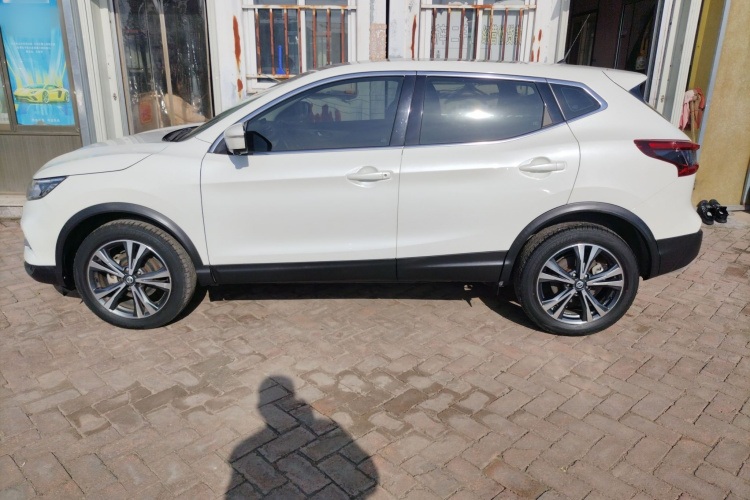 日产 逍客 2021款 2.0L CVT豪华版车身外观4