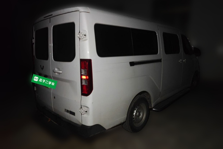 五菱汽车 五菱扬光 2024款 300KM 舒适型客车版 75kW车身外观7