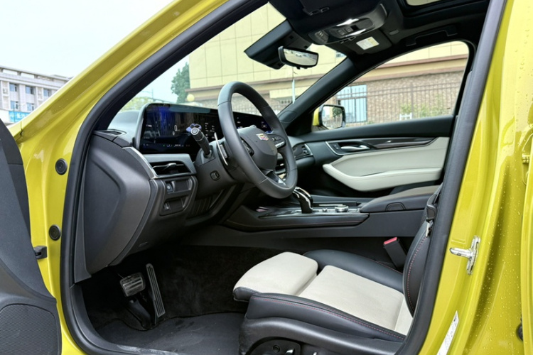 凯迪拉克CT5 2024款 28T 铂金型中控内饰7001