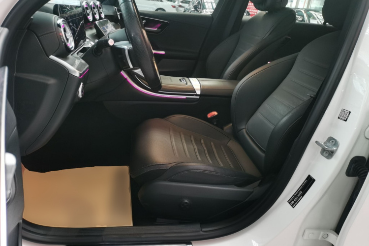 奔驰C级 2024款 改款二 C 260 L 运动版中控内饰19