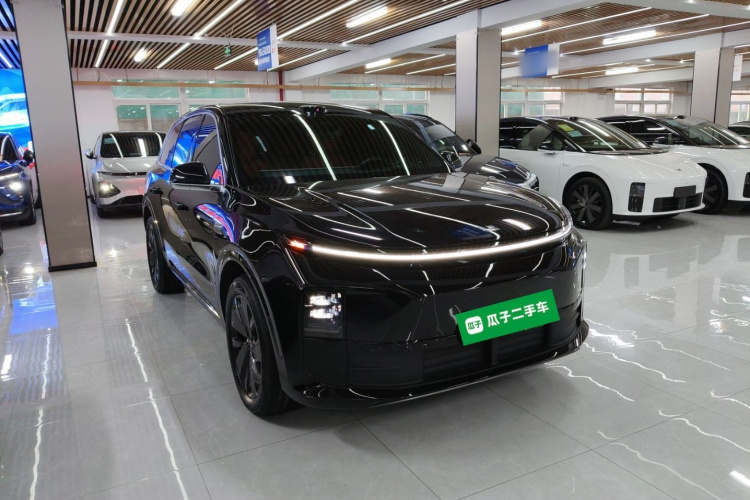 理想汽车 理想L6 2025款 Max 智能焕新版车身外观3