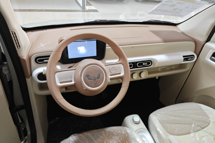 五菱汽车 宏光MINIEV 2024款 第三代 215km 青春版中控内饰7001