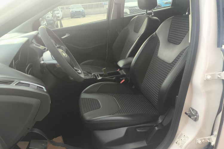 福特 福克斯 2020款 两厢经典 1.5L 自动风尚型局部细节19