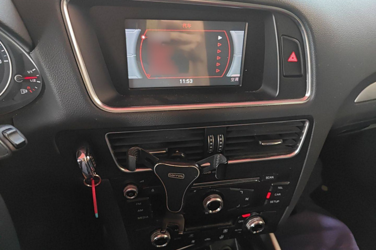 奥迪Q5 2015款 40 TFSI 进取型局部细节16