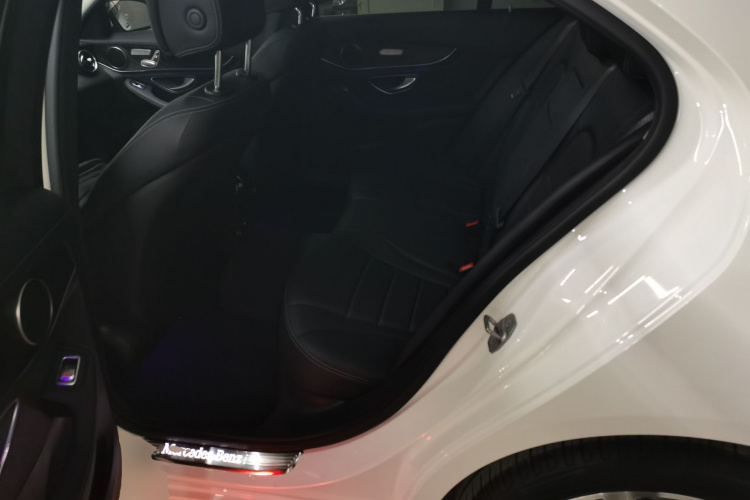 奔驰C级 2020款 改款 C 260 L 运动版中控内饰7004