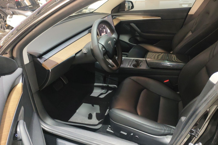 特斯拉 Model 3 2021款 改款 标准续航后驱升级版 3D1中控内饰19