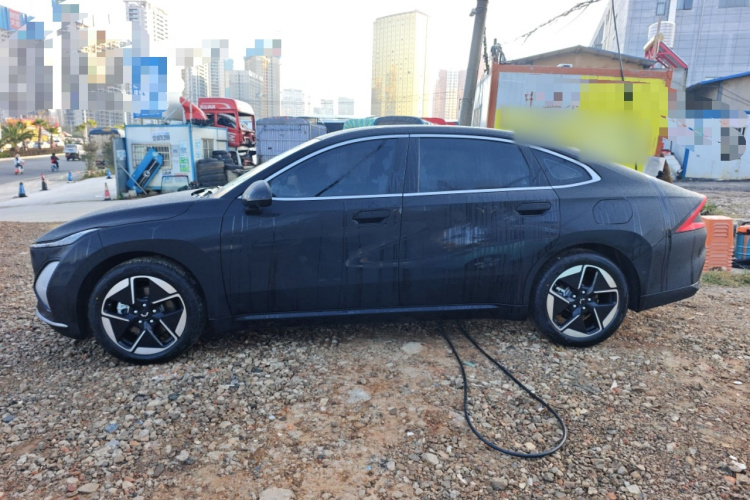 五菱汽车 五菱星光 2025款 610km 智能旗舰型车身外观6003