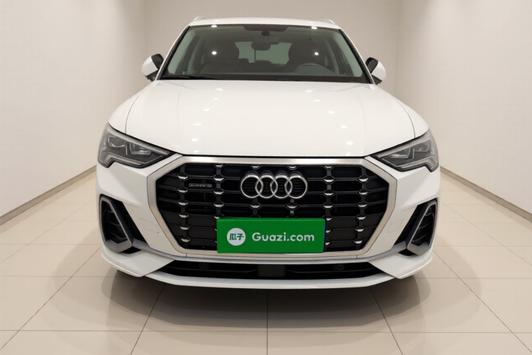 奥迪Q3 2020款 45 TFSI quattro 时尚动感型车身外观2