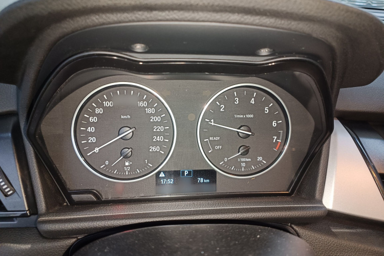 宝马2系旅行车 2016款 218i 时尚型局部细节14