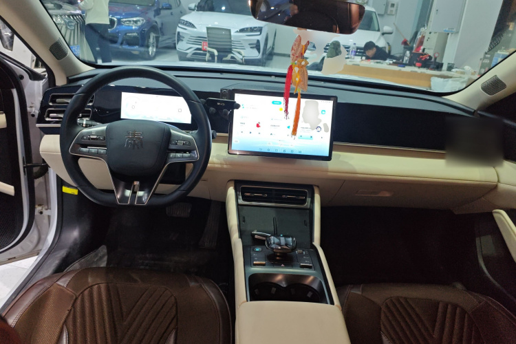 比亚迪 秦L 2024款 DM-i 120KM领先型中控内饰7002