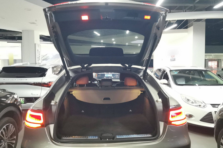 奔驰GLC轿跑 2020款 GLC 260 4MATIC 轿跑SUV局部细节23